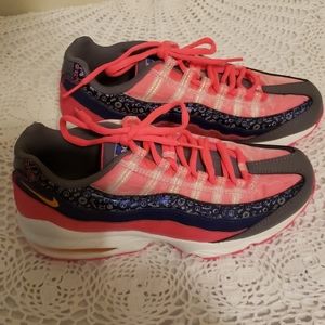 Nike, Air Max 90 AthleticShoes, Size 6, NWOT